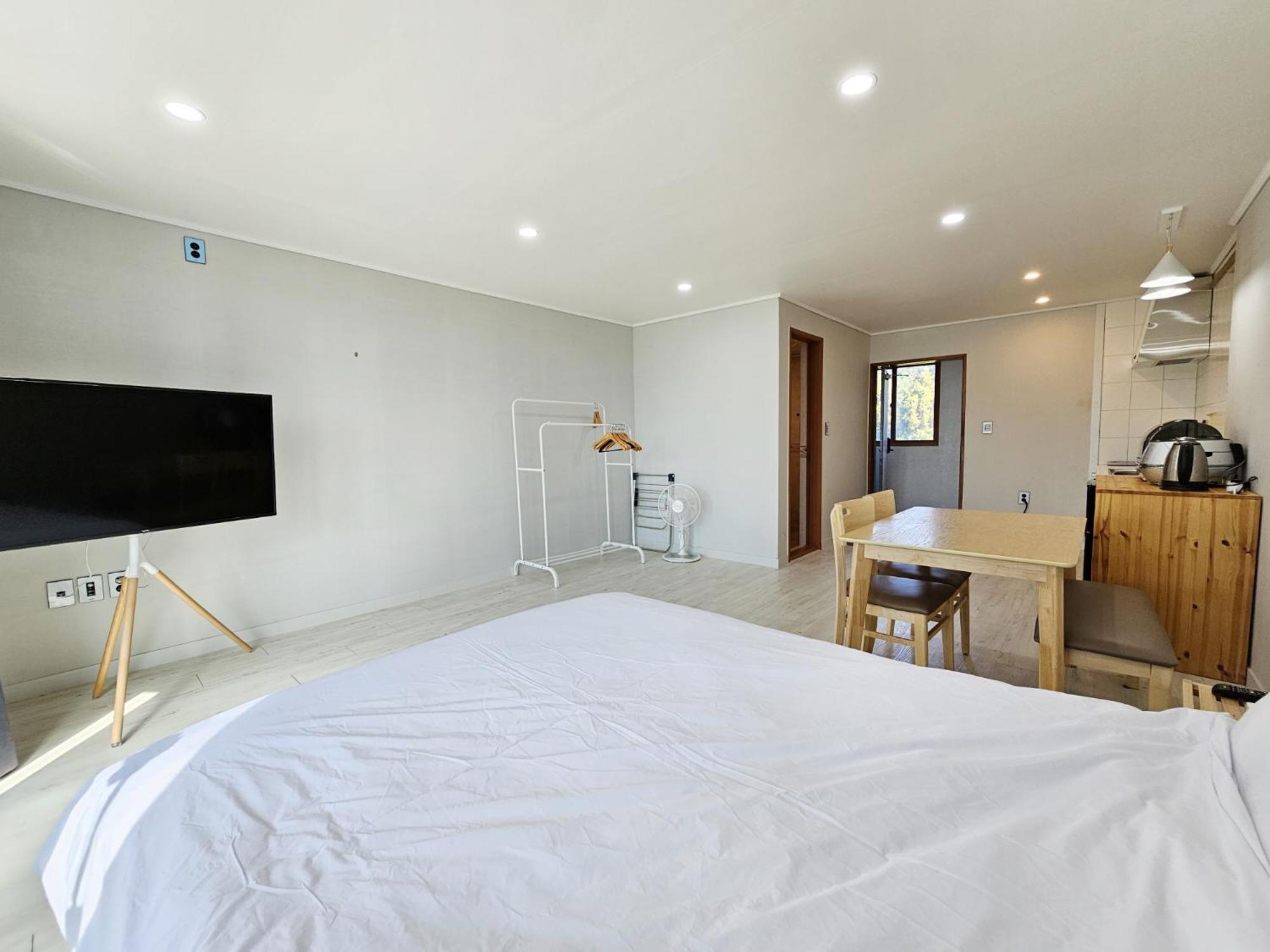 Greenside Pension Seogwipo Exterior foto