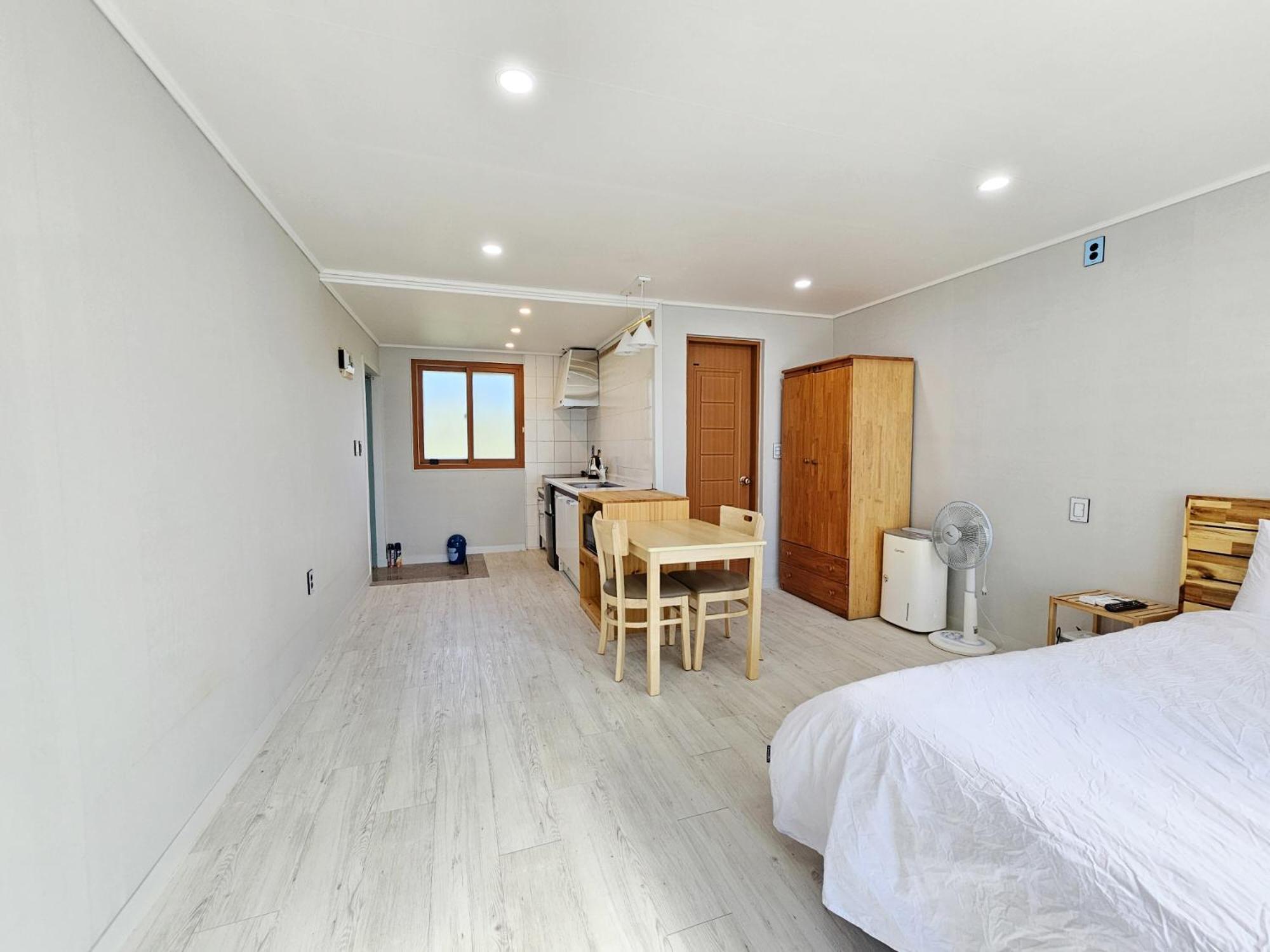 Greenside Pension Seogwipo Exterior foto